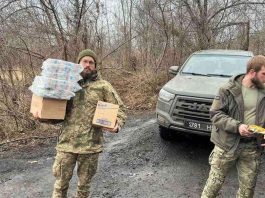 En pleine guerre, une “Sayeret Hanouka” apporte lumière et soutien aux soldats juifs sur la ligne de front en Ukraine