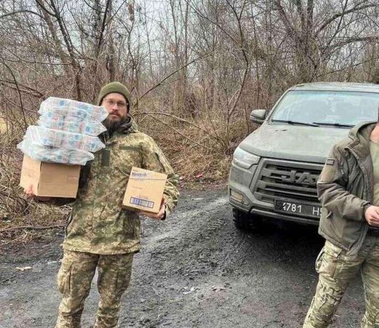 En pleine guerre, une “Sayeret Hanouka” apporte lumière et soutien aux soldats juifs sur la ligne de front en Ukraine