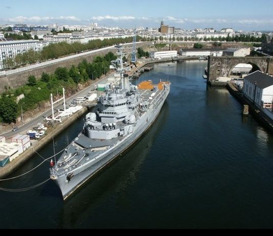 Des drones hostiles dans le ciel européen : la France en abat cinq, un appareil transportant Zelensky frôle la catastrophe