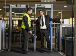 Les agents de sécurité de l’aéroport Ben Gourion ont déjoué une tentative d’introduction de munitions et d’un pistolet à bord d’un vol