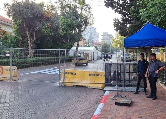 Un habitant de Rishon LeZion arrêté, soupçonné d’espionnage pour l’Iran : « Il a pris des photos près de la maison de Bennett ».