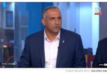 Dedi Simhi tranche sur le 7 octobre : l’armée seule responsable, la classe politique blanchie ?