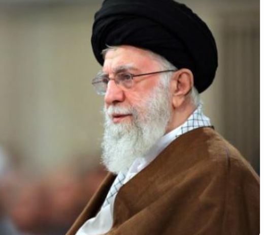 Avertissement rare en Iran : un député juif appelle les membres de la communauté à retirer tout signe de suivi de comptes israéliens