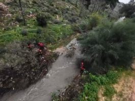 Recherche dramatique près de Modiin Illit : les pompiers ratissent le lit du torrent à la recherche d’un élève de yeshiva de 17 ans