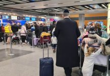 « Nous nous sommes sentis abandonnés » : des militants pro-palestiniens bloquent des passagers israéliens, le vol décolle avec un lourd retard