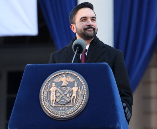 « La protection des Juifs de New York sera au cœur de mon mandat » : la promesse controversée du maire Mamdani après l’annulation des décrets