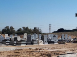 Sous les pierres tombales : de grandes quantités de cocaïne dissimulées dans un cimetière à Ashdod