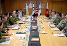 Réunion stratégique États-Unis–Israël : Washington se prépare à une option militaire contre l’Iran, sans calendrier fixé