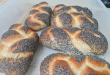 Sans la transformer en pierre : la bonne méthode pour réchauffer une hallah congelée sur la plaque de Shabbat