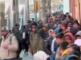 Suicide de l’Espagne : afflux de migrants sans papiers au consulat de Barcelone après l’annonce d’une régularisation massive