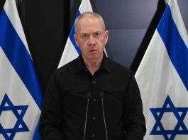Crise ouverte au sommet : affrontement public entre Gallant et le camp Netanyahu