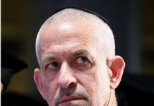 Les affaires familiales de l’ancien chef du Shin Bet Ronen Bar : les chiffres révélés avant l’introduction en Bourse