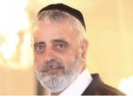 Tragédie à Ashdod : le frère d’une victime de l’explosion des raffineries s’effondre aux funérailles et décède