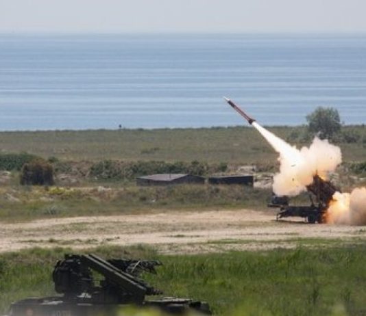 Ça arrive : les États-Unis ont déployé des missiles Patriot sur des lanceurs fixes