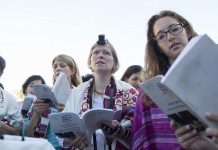 Le débat halakhique qui secoue le sionisme religieux : faut-il compter les femmes dans le minyan ?