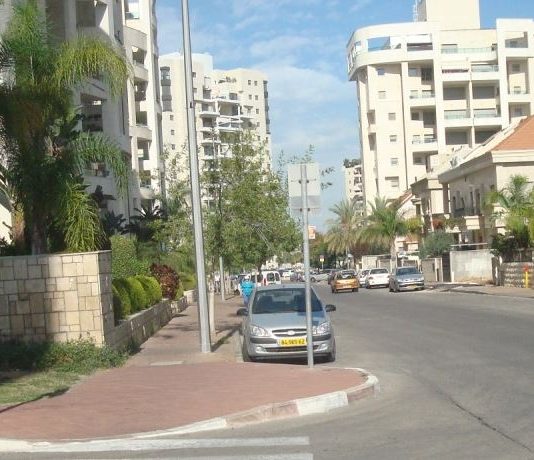 Accusation : un habitant de Holon aurait falsifié un testament pour louer illégalement un appartement au cœur de Tel-Aviv