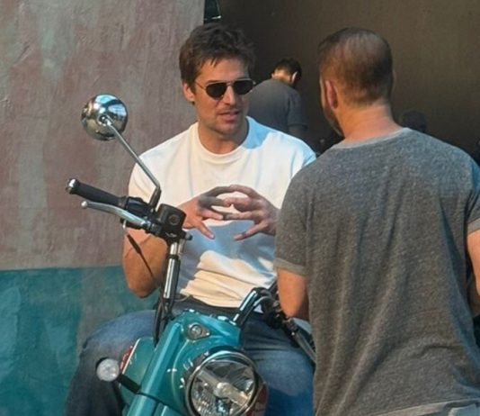 Après son arrivée en Israël : premières images de la star d’Emily in Paris sur le plateau