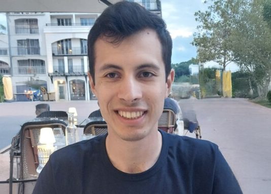 Neuf arrêtés : la France sous tension après le meurtre d’un jeune francais par des militants d’extreme gauche