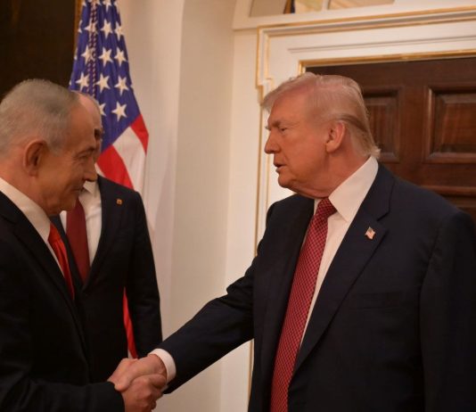 Netanyahou aux États-Unis : rencontre décisive avec Donald Trump sur la menace iranienne