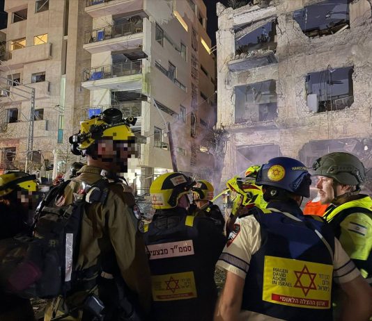 🔴Tirs depuis l’Iran : impacts dans le Gush Dan ; au moins un blessé grave et des blessés legers