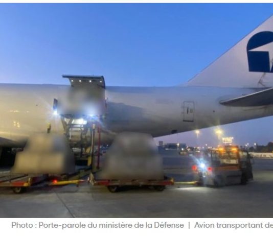 L’armurerie de la victoire : le pont aérien et maritime massif pour soutenir l’opération « Rugissement du Lion »