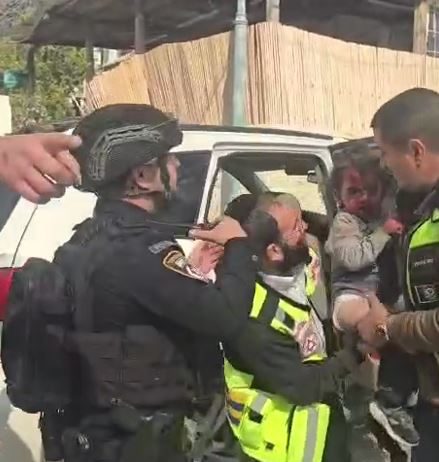🔴 Impact direct à Beit Shemesh (videos) : deux blessés dans un état critique, deux graves et 14 blesses moyens