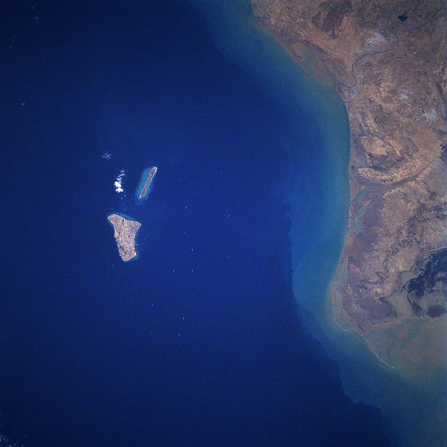 L’infrastructure pétrolière iranienne est-elle en train de s’effondrer ? La photo satellite alarmante de l’île de Kharg 2 Kharg island