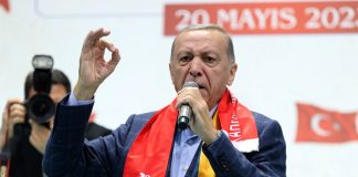 La presse grecque : « Israël regarde la Turquie dans le blanc des yeux — Erdogan a peur »