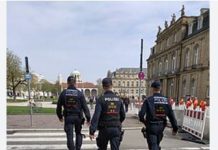 Allemagne : un homme araboPhone frappe et crache sur un émissaire Chabad devant ses enfants