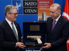 Un petit souvenir d’un grand événement : le cadeau bizarre qu’Erdogan a distribué aux dirigeants de l’OTAN