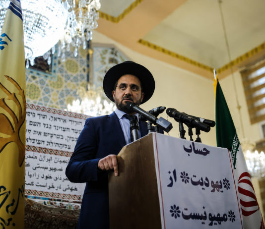 « On montre qu’on peut vivre ensemble » : le grand rabbin d’Iran s’est rendu au Parlement européen