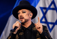 « Vous dites génocide, je dis guerre » : Boy George prend la défense d’Israël dans une chanson incisive