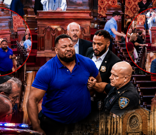 Un homme inculpé de crimes de haine après avoir attaqué un fidèle juif et donné un coup de tête à un vigile lors d’un service de Shabbat dans une synagogue de New York