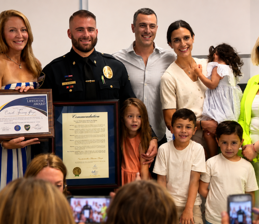 « Un grand miracle » : un policier honoré pour avoir sauvé la vie d’une fillette juive de Floride
