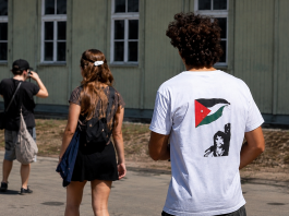 T-shirt à l’effigie d’une terroriste à Mauthausen : le mémorial défend son personnel après la plainte d’une visiteuse juive