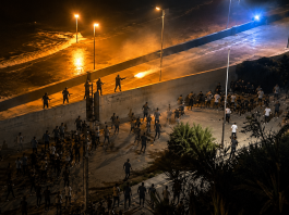 La fete est finie : La police ouvre le feu sur les manifestations migratoires à Ceuta qui dégénèrent en affrontements