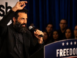 Le « fils du Hamas » déchaîné : Mosab Hassan Yousef durcit encore son discours
